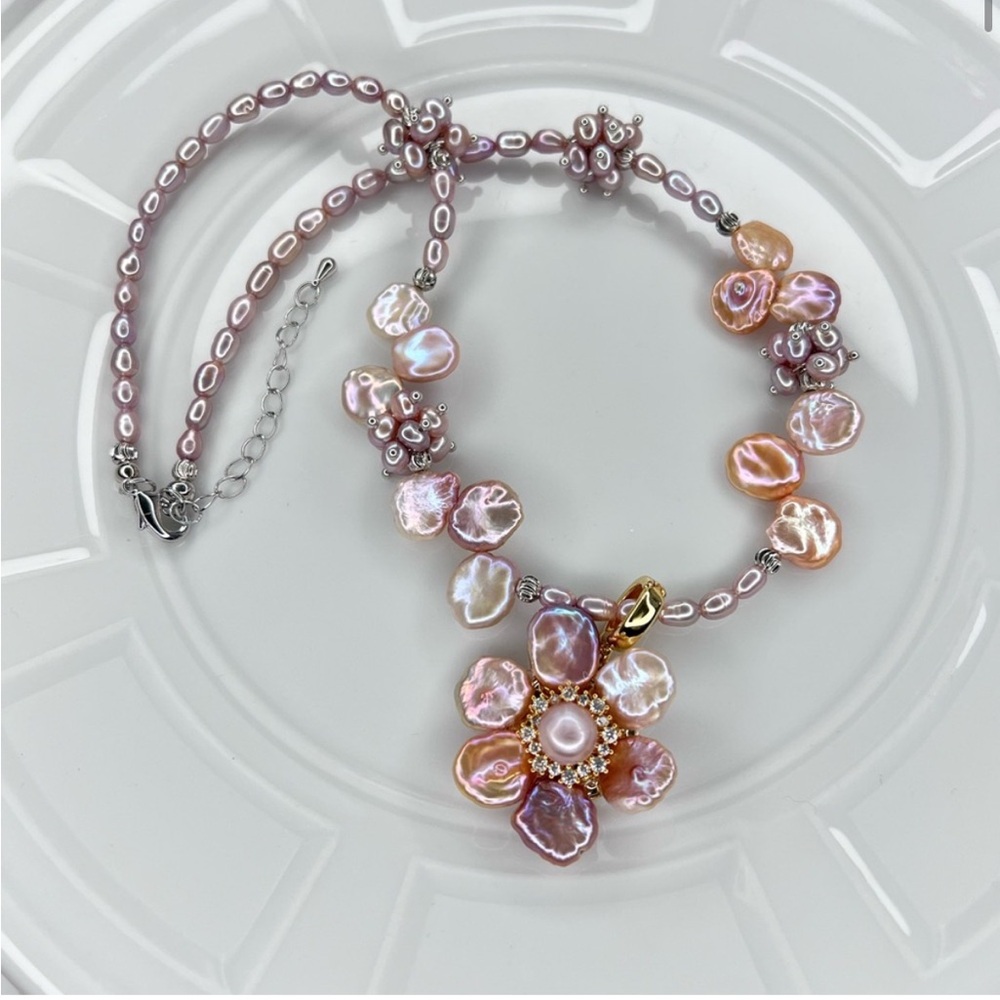 🤩🤩 New Handmade Freshwater Keshi Pearl Flower Removable Pendant Necklace